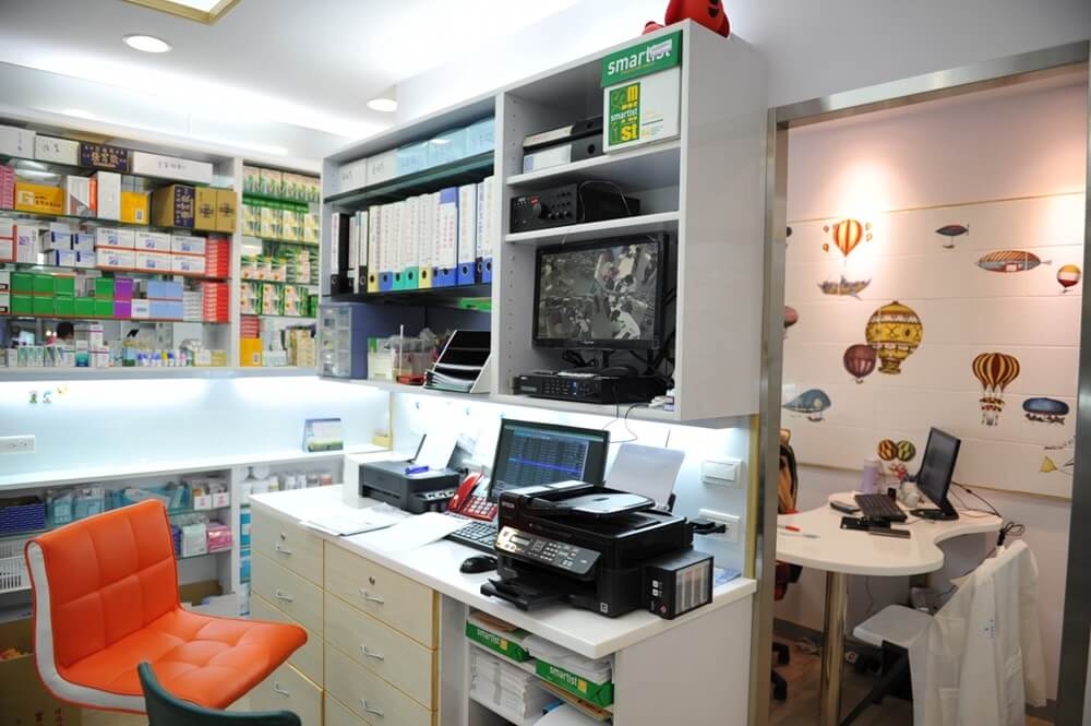 我們的目標是將在台灣的專業調劑藥局，比照國際水準 進行無縫銜接~~